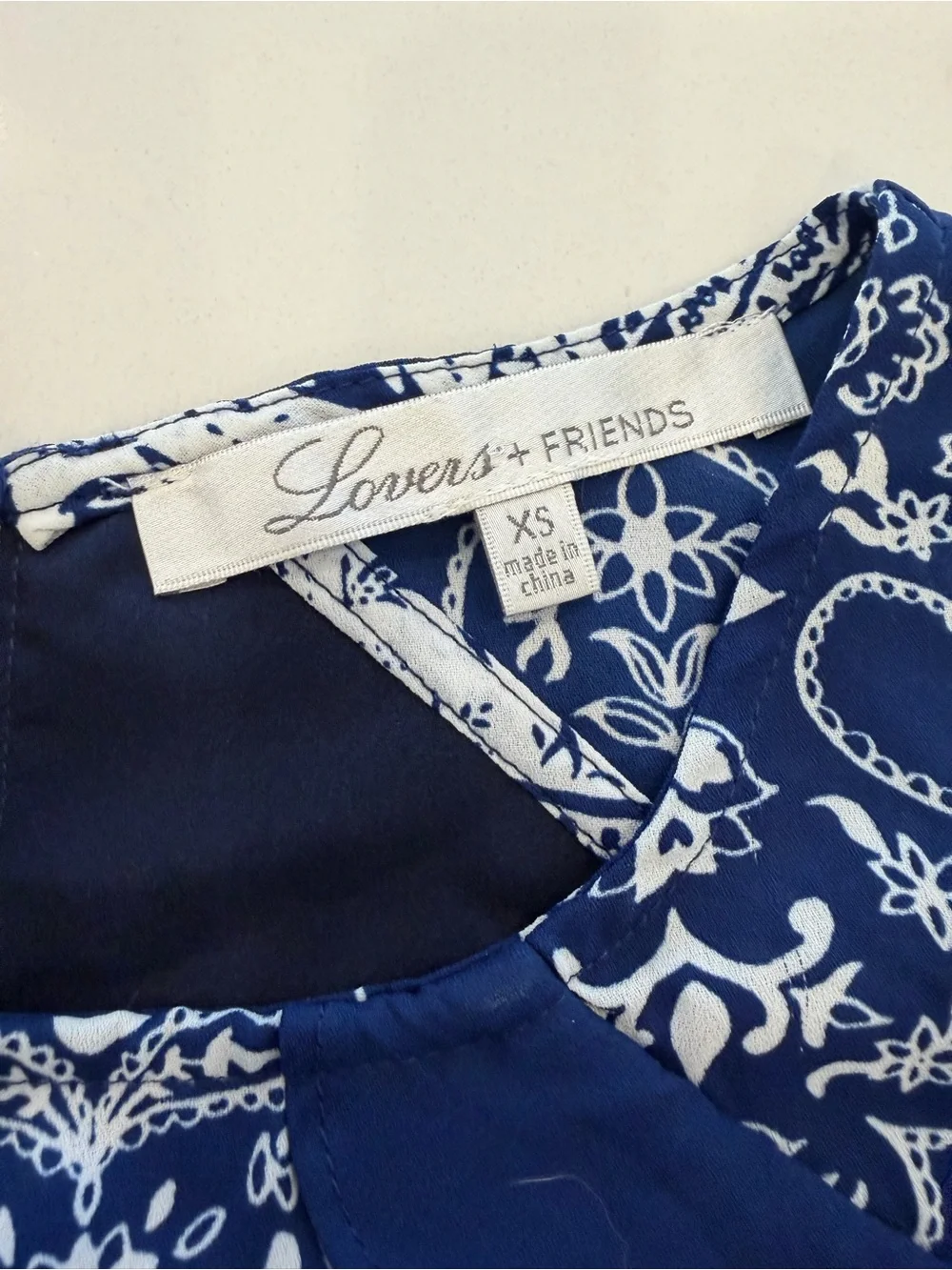 Lovers + Friends Blue Paisley Cold Shoulder Ruffle Vacation Blouse XS - Picture 6 of 11